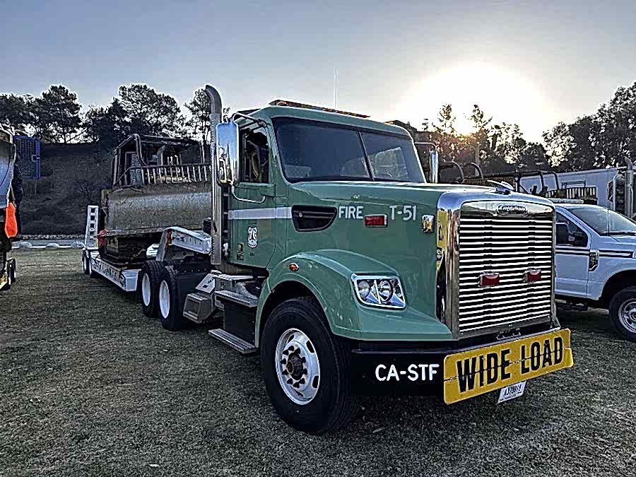 Freightliner 122SD